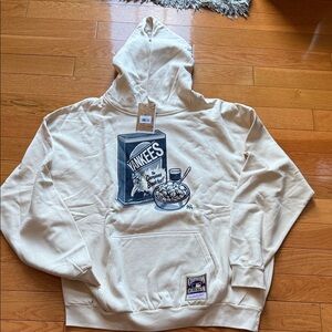 Cream Graphic NY Yankees Hoodie